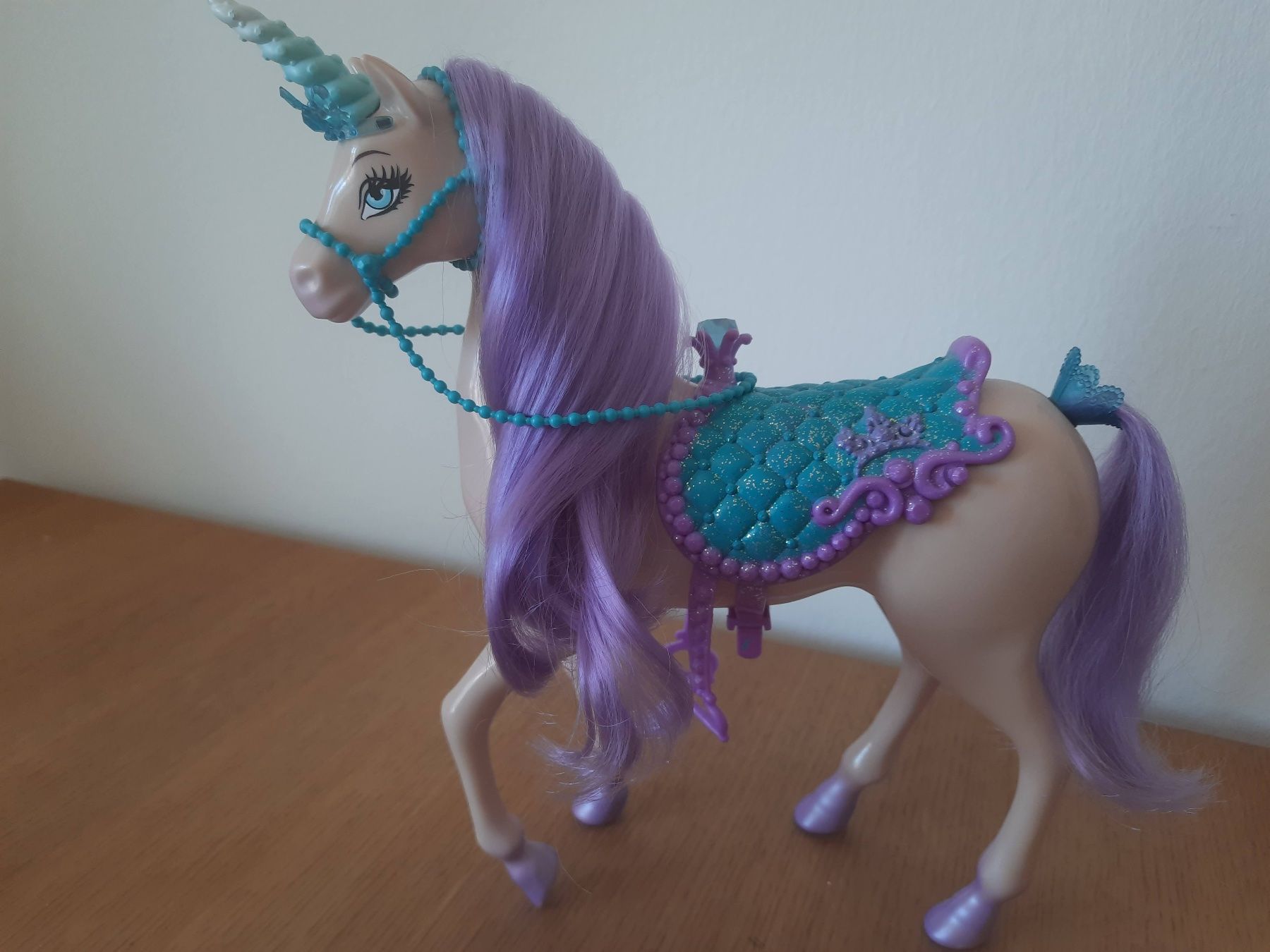 Spielzeuge: Einhorn Barbie – Gebraucht aus Neuenhof von
