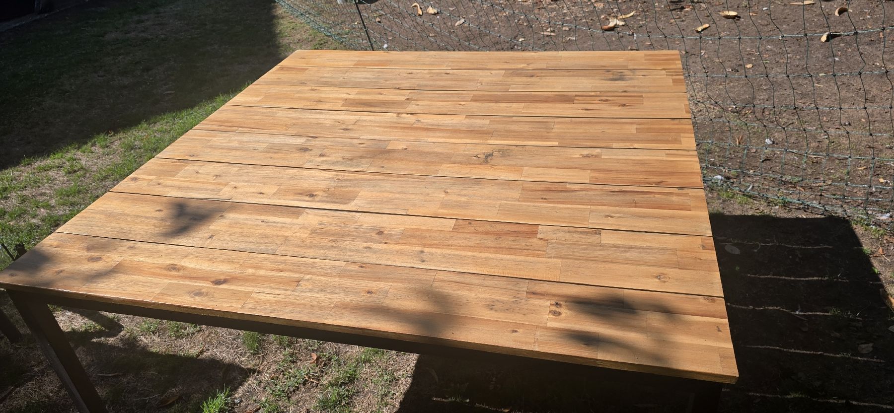 Tische: Gartentisch quadratisch – Gebraucht aus Lommis von mar_w7j6 3
