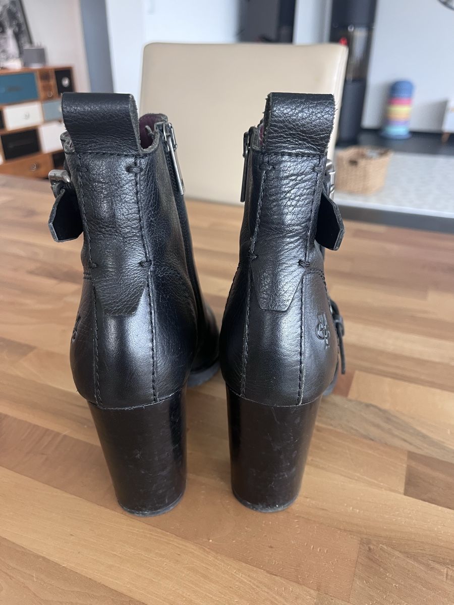 Scarpe da donna: Schwarze Lederstiefeletten Grösse 37.5 – Usato da Altstätten SG venduto da tan_lzx2 3
