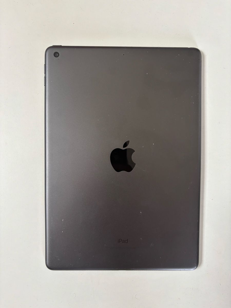 Apple Tablet PC: iPad 32gb 7e génération model A2197 – Gebraucht aus Neuchâtel von Deivid2 1