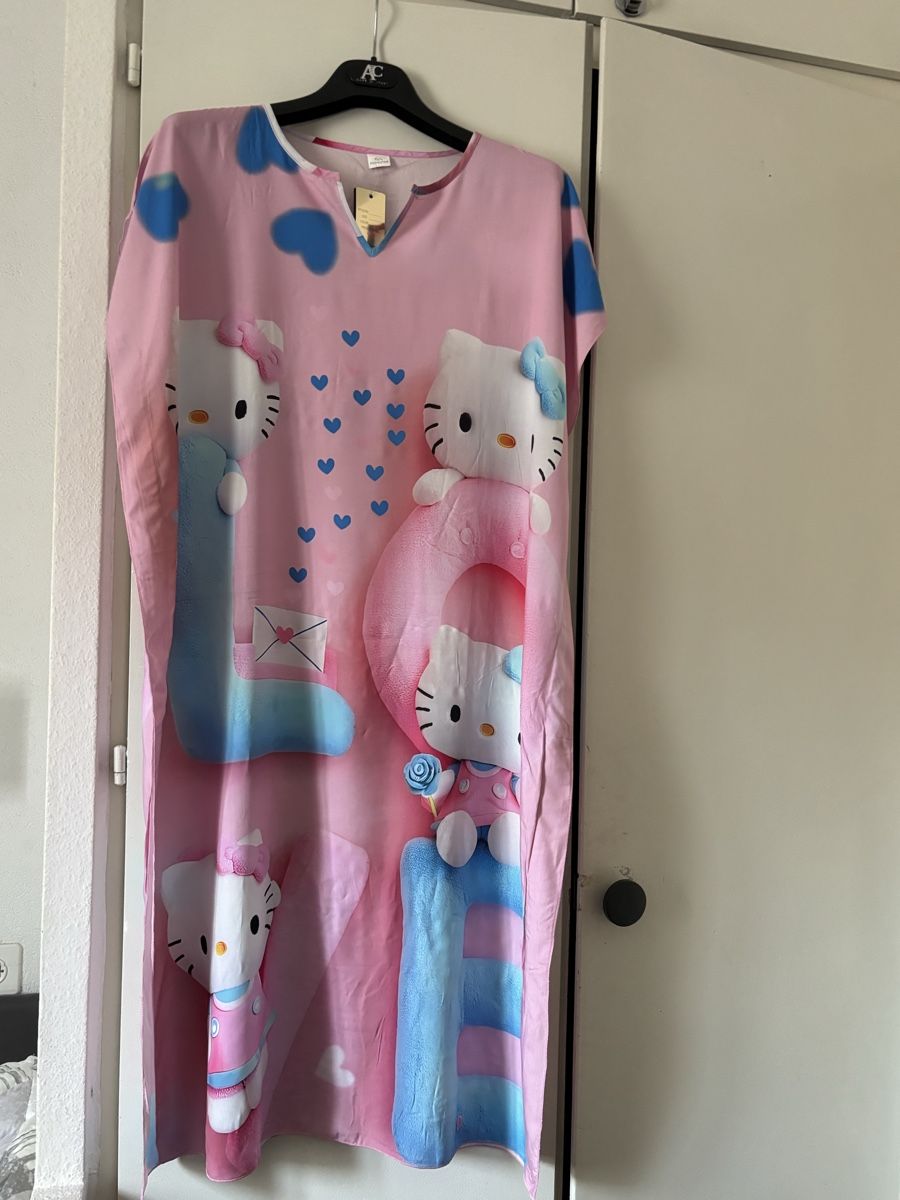 Kleider: Robe longue Hello Kitty rose et Love  – Neu (gemäss Beschreibung) aus Lausanne von LILI0125