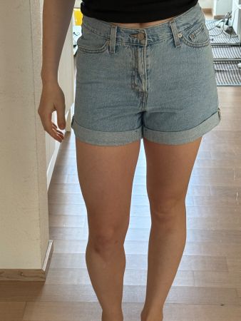 Levis 80s mom shorts