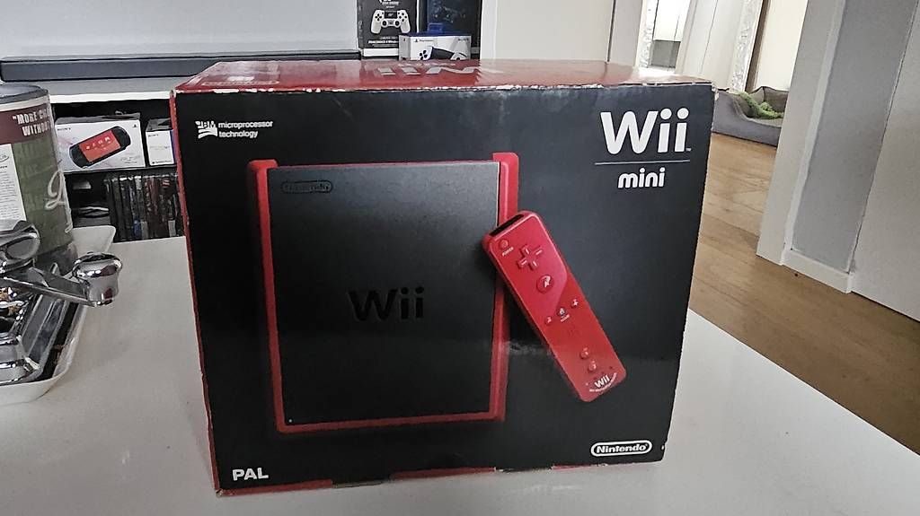 Nintendo Console: Nintendo Wii Mini, komplett, rote Edition! – Nuovo e nell'imballaggio originale da schaan venduto da Used_Good 1