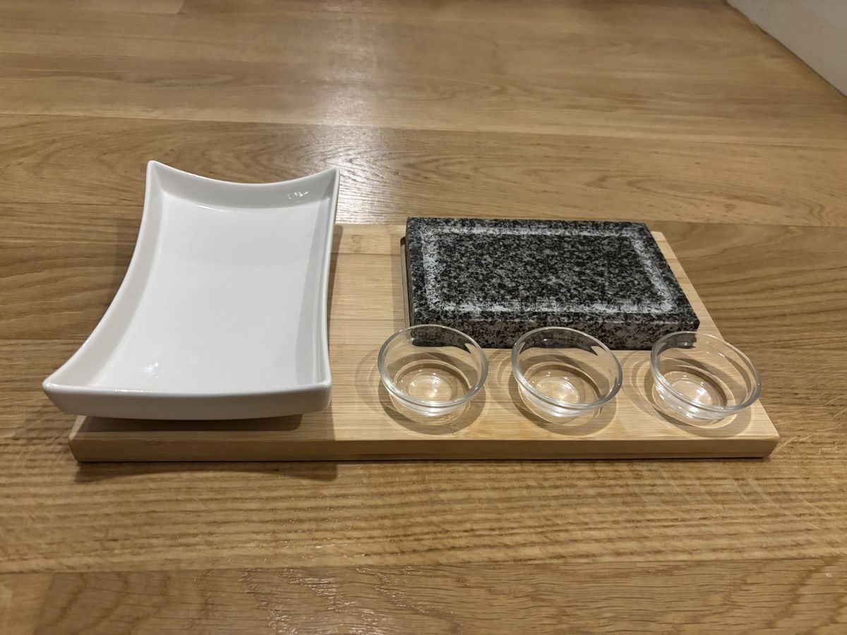 Set di piatti: Hot-Stone-Set mit Bambusplatten - 4 Set – Usato da Sulgen venduto da mirjamseraina 1