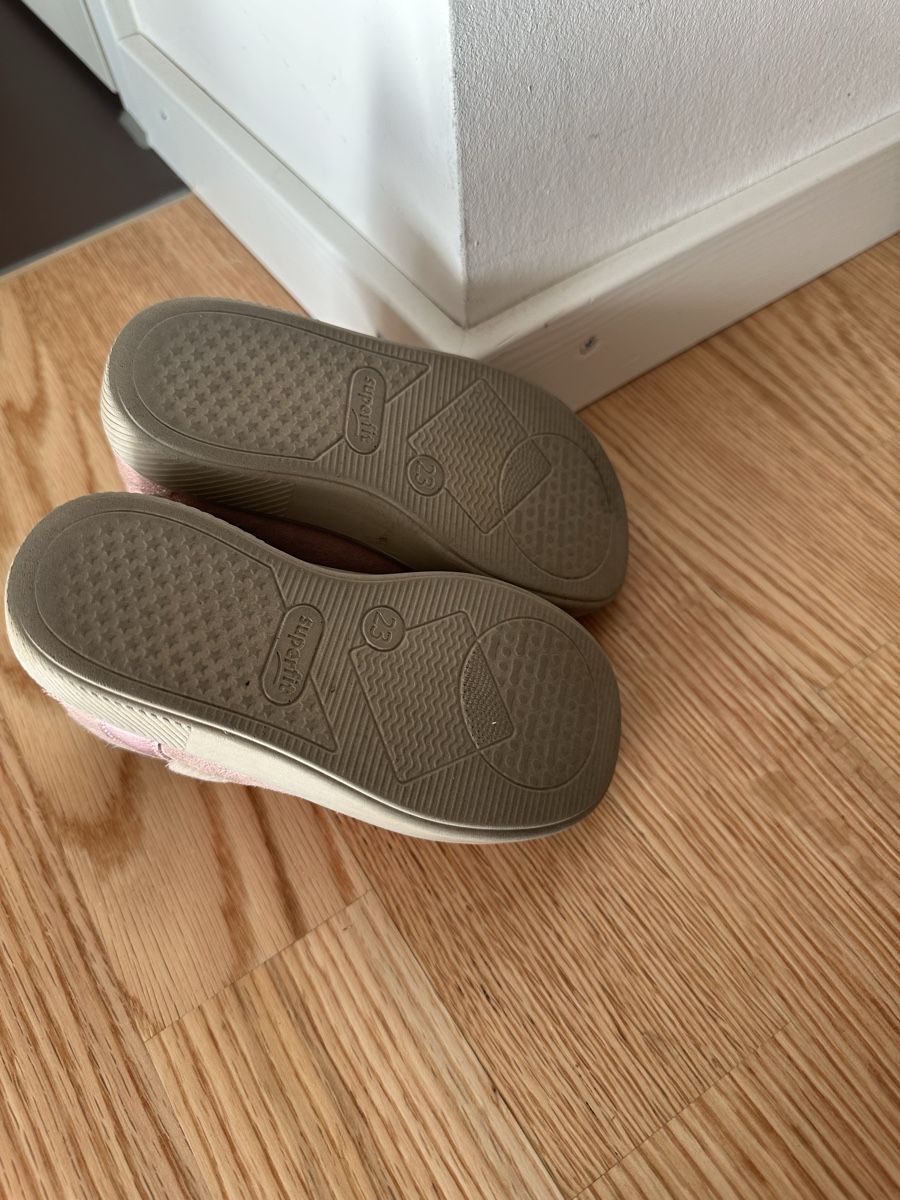Superfit Schuhe für Mädchen: Superfit Halbschuhe Grösse 23 – Gebraucht aus Zürich von Essences 3