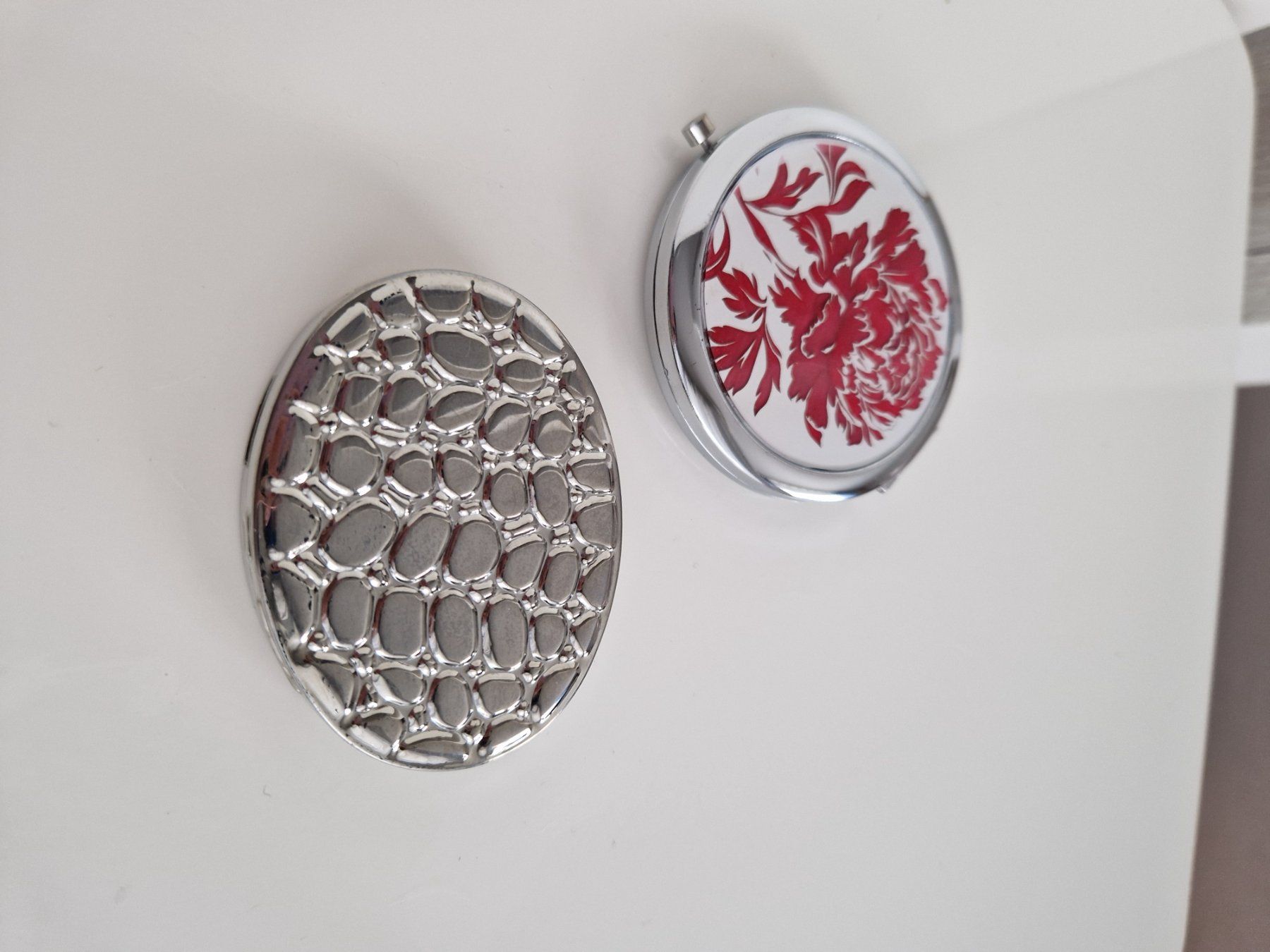 Specchi: Miroirs de poche – Nuovo e nell'imballaggio originale da Pully venduto da Andalous 2