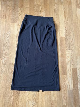 Lululemon Nulu Slim-Fit High-Rise Maxi Skirt