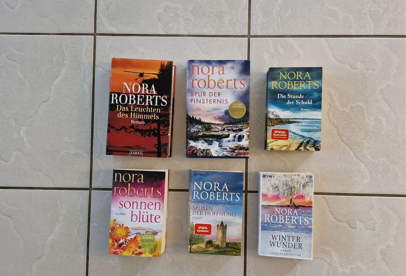 Libri: 6 Nora Roberts Romane Top Zustand – Usato da Frauenfeld venduto da Kasico