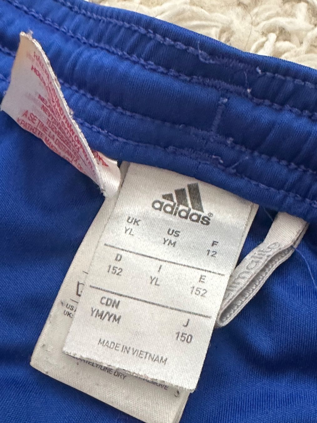 Adidas Hosen: Adidas Shorts Gr.152 – Gebraucht aus Bern von BrandVilla 2
