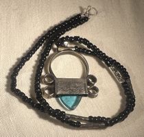 Beau Collier Talisman Touareg – L’Élégance du Désert