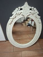 Wandspiegel weiss oval mit Verzierungen gebraucht