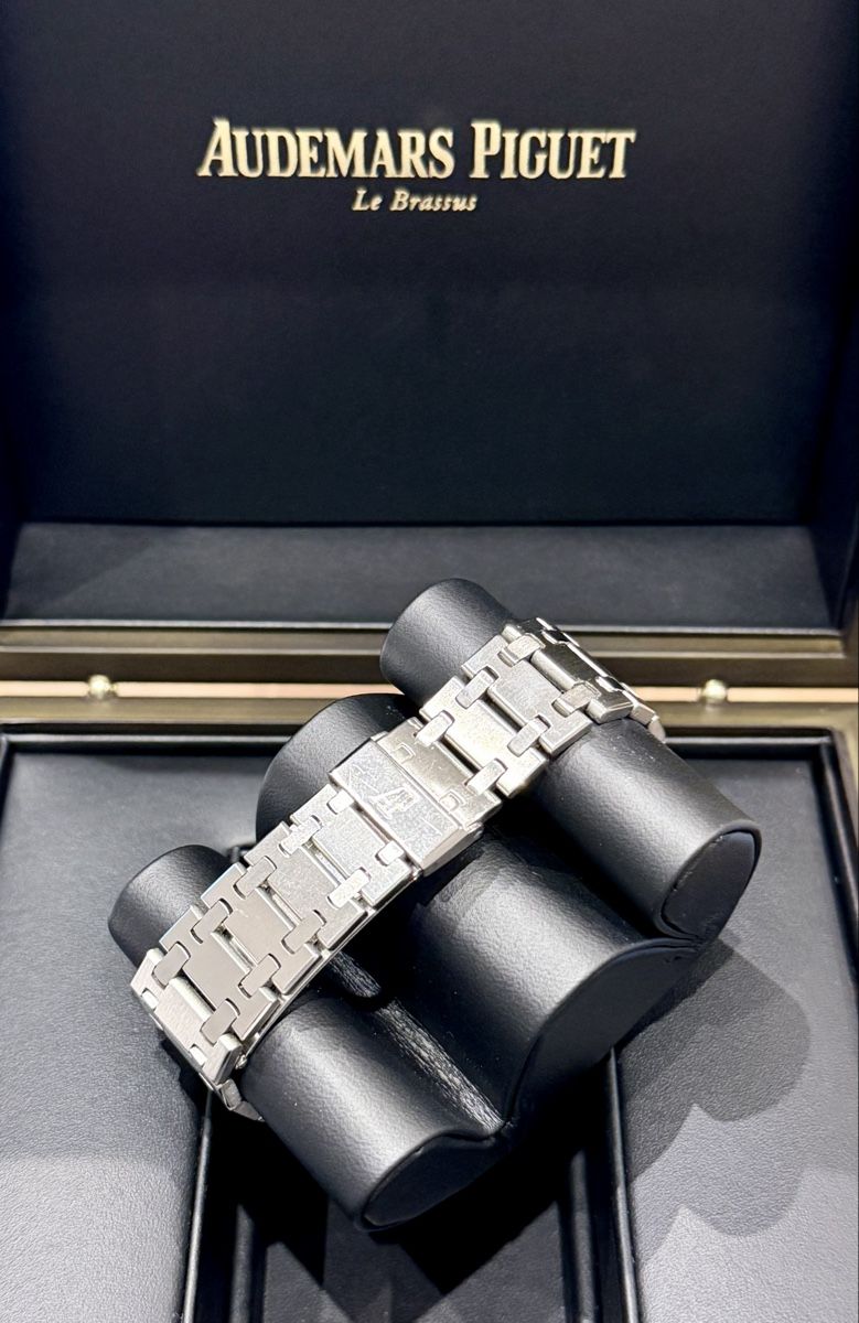 Audemars Piguet Orologi: AP Royal Oak Jumbo 1978 – Usato da Zürich venduto da WATCHROOM 6