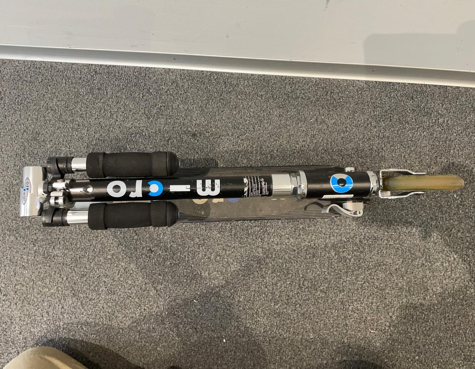 Micro Kickboard: Micro Scooter Schwarz/Silber,  klappbares Trottinett – Usato da Zürich venduto da Lia107 3