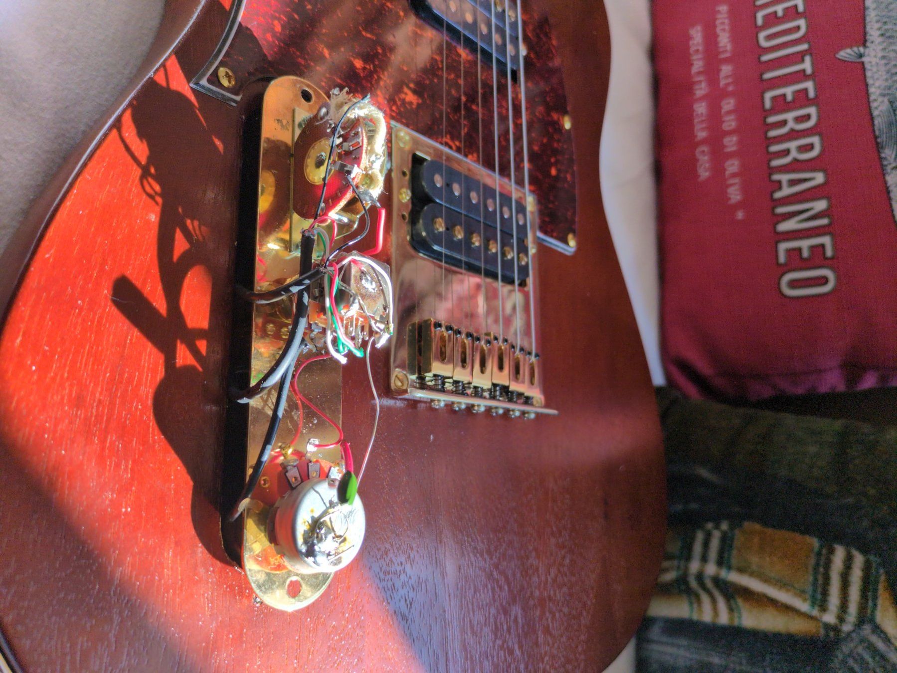 Strumenti musicali: Gitarre lefthand linkshänder – Usato da Lyss venduto da pet_69c5 5