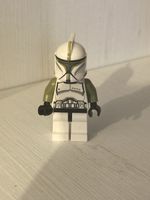 LEGO Star Wars Minifigur ist ein Clone Trooper Sergeant (sw0