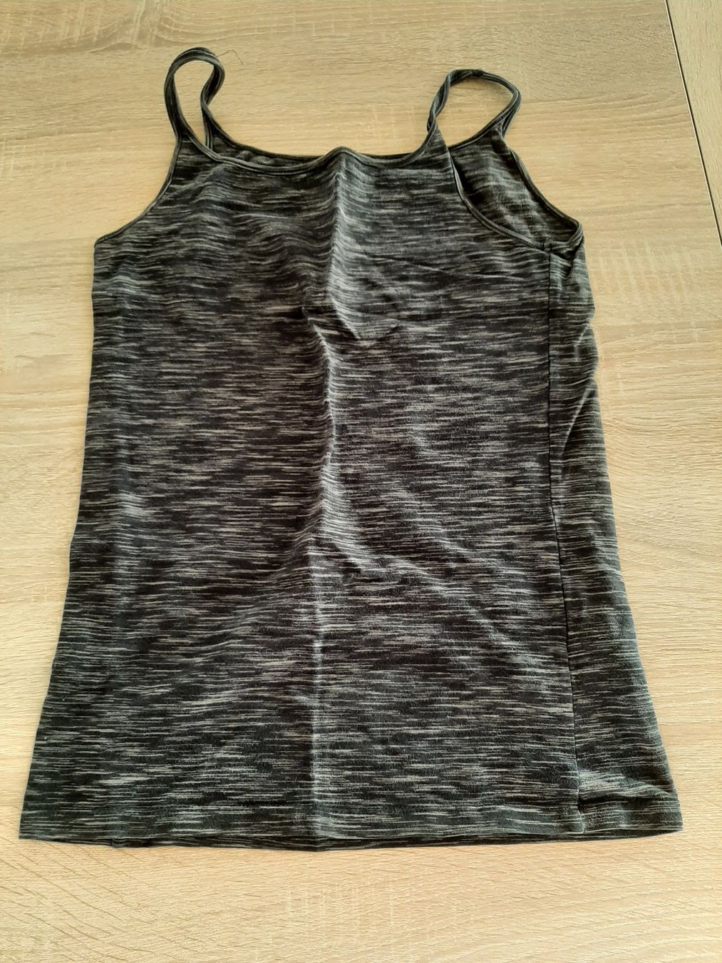 H&M Camicette, T-shirt & Top: Top Grösse 170 – Usato da Menziken venduto da Rien1