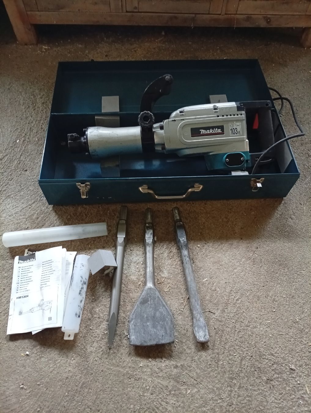 Makita Tutti gli attrezzi: makita HM1304 – Usato da Gstaad venduto da ben_kp7p