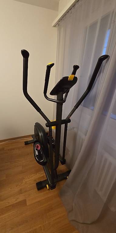 Hometrainer: Crosstrainer – Gebraucht aus Kriens von kjm97