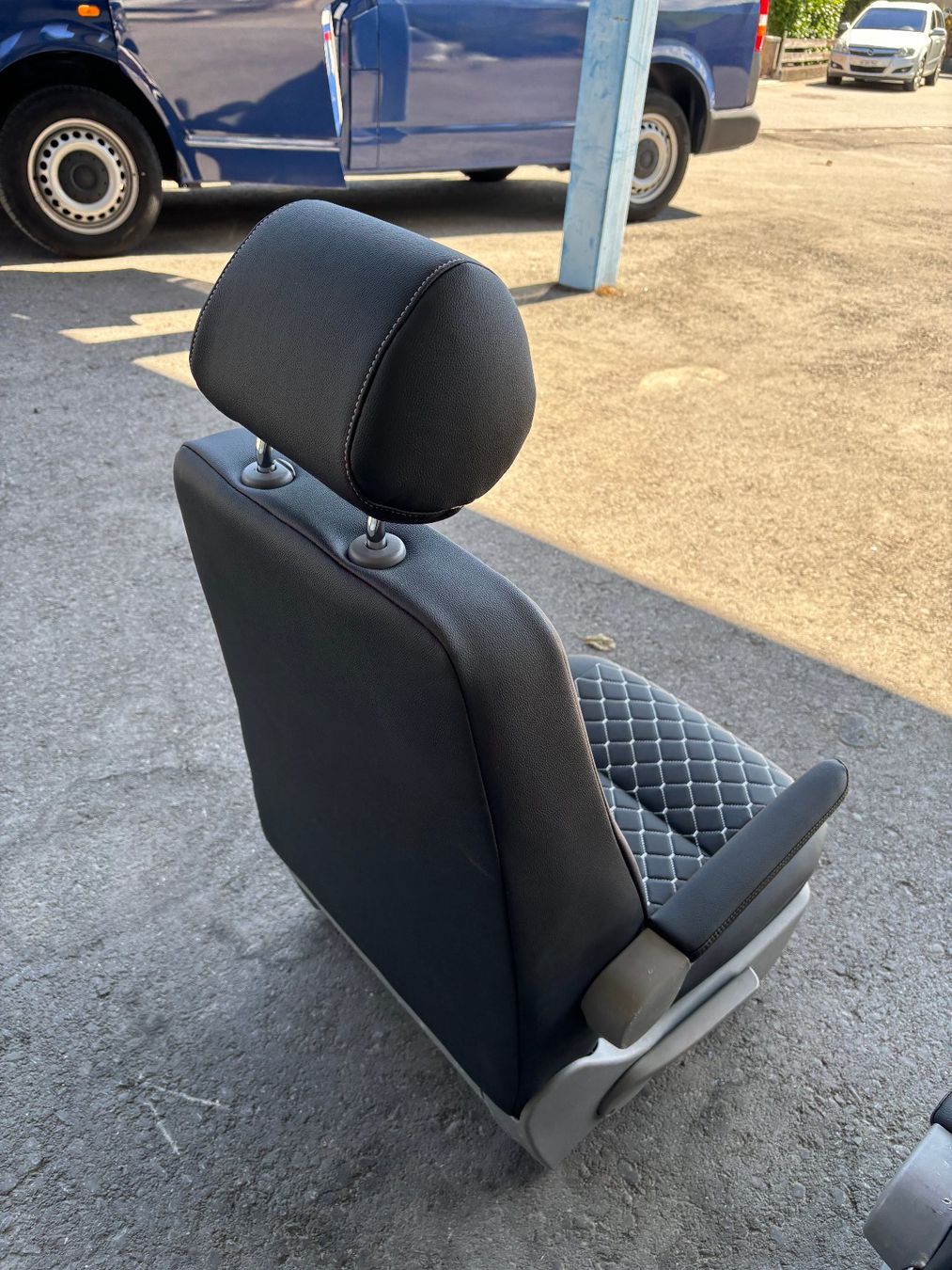 VW Toutes les pièces auto: VW T5 Beifahrersitz – D'occasion à Gams par mir_n5kk 1