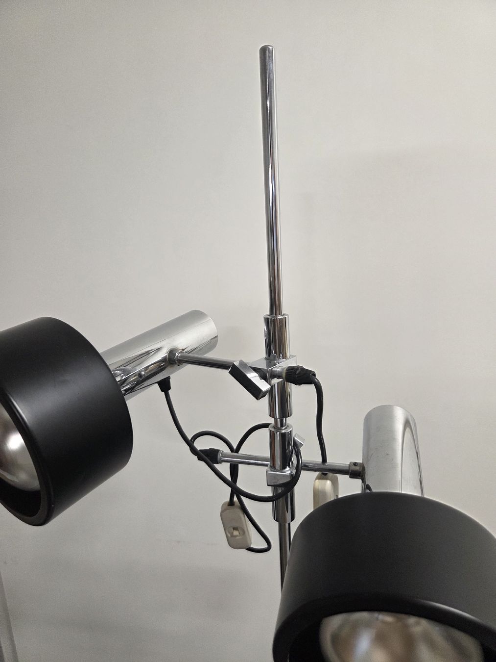 Lampade: Vintage Stehlampe Chrom Schwarz – Usato da Dietikon venduto da Allegra34 4