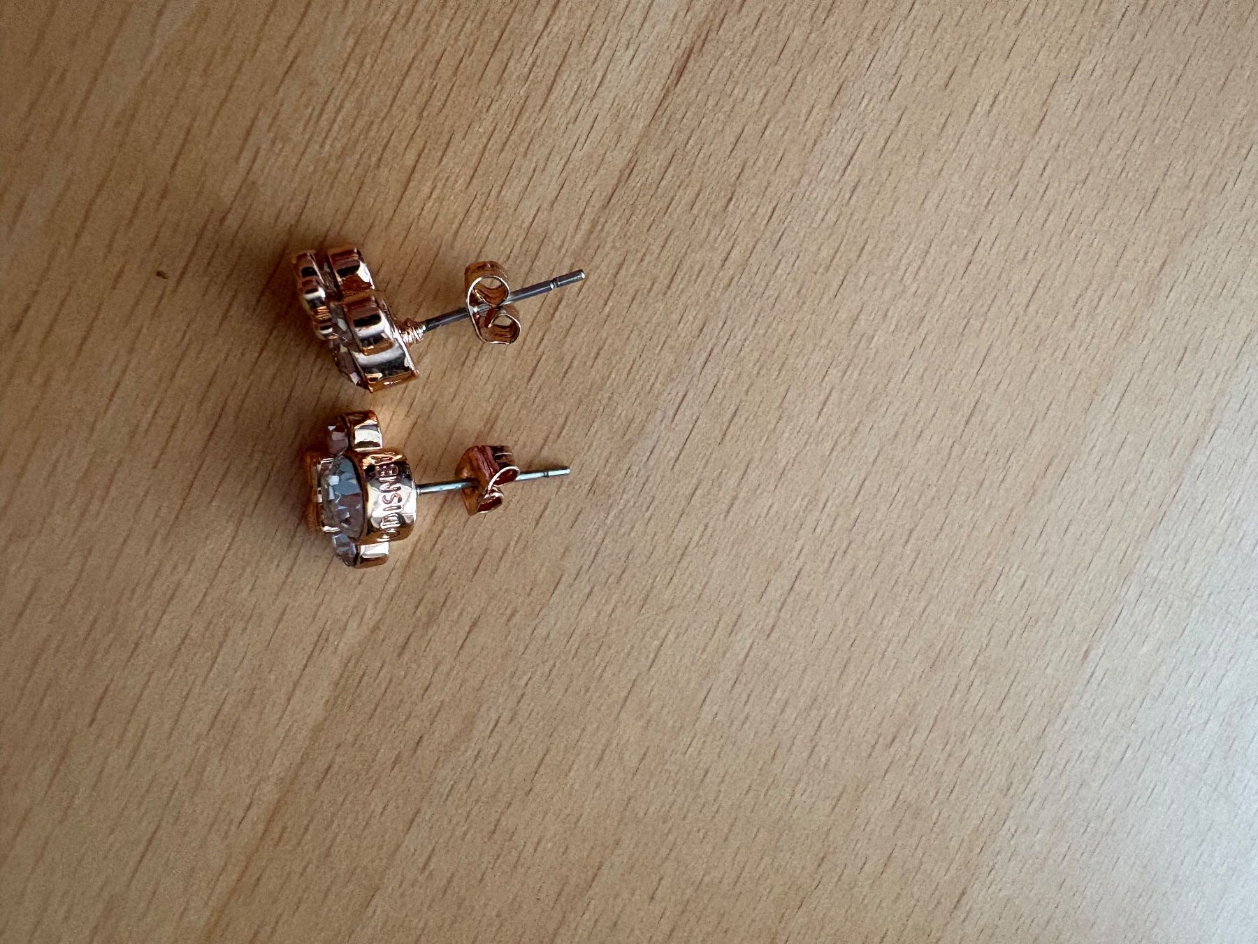 Orecchini pendenti & Orecchini a lobo: Disney Minnie Mouse boucles d'oreilles – Usato da Monts-de-Corsier venduto da mon_rp2m 1
