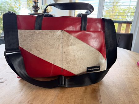 Freitag Tasche rot weiss Umhängetasche guter Zustand