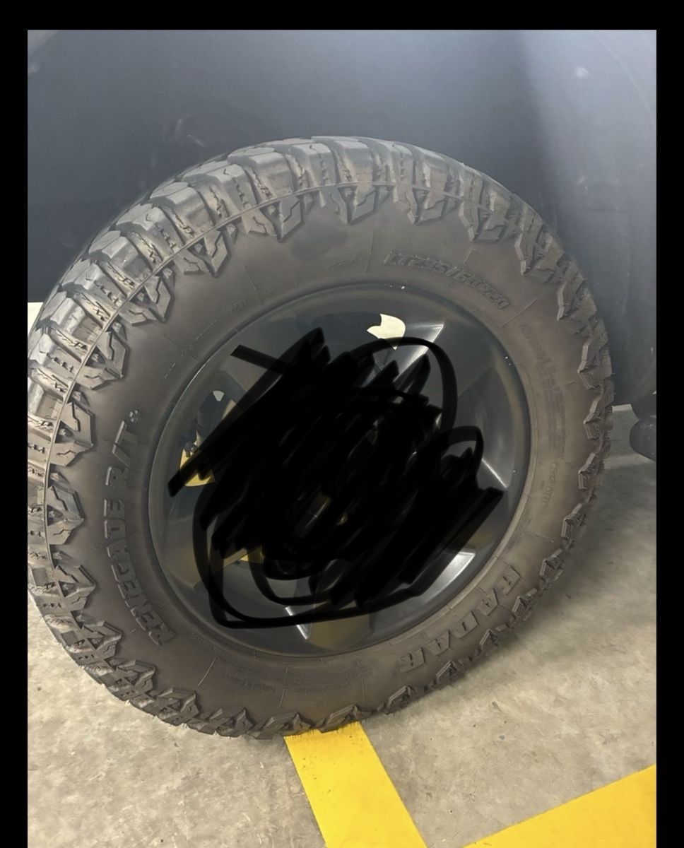 Pneumatici & Ruote complete: 295/60r20 Reifen – Usato da Hochfelden venduto da Nikosrs 3