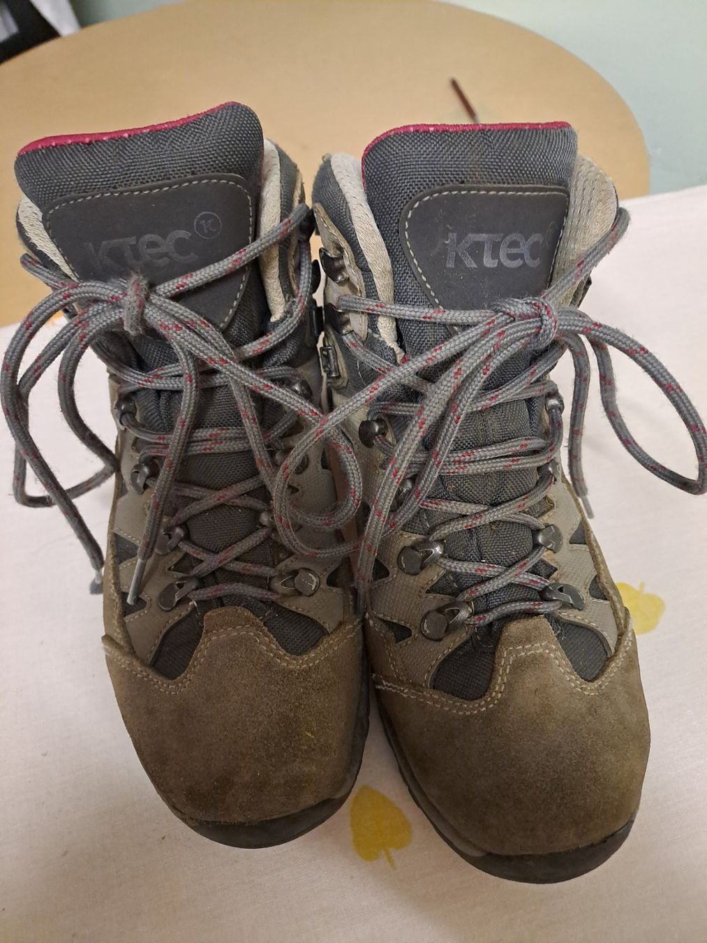 Scarpe da uomo: Wanderschuhe Ktec 37 – Usato da Ilanz venduto da abc987 1