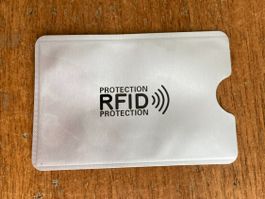 Karten-Schutzhülle RFID NEU