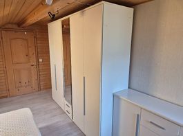 Kleiderschrank