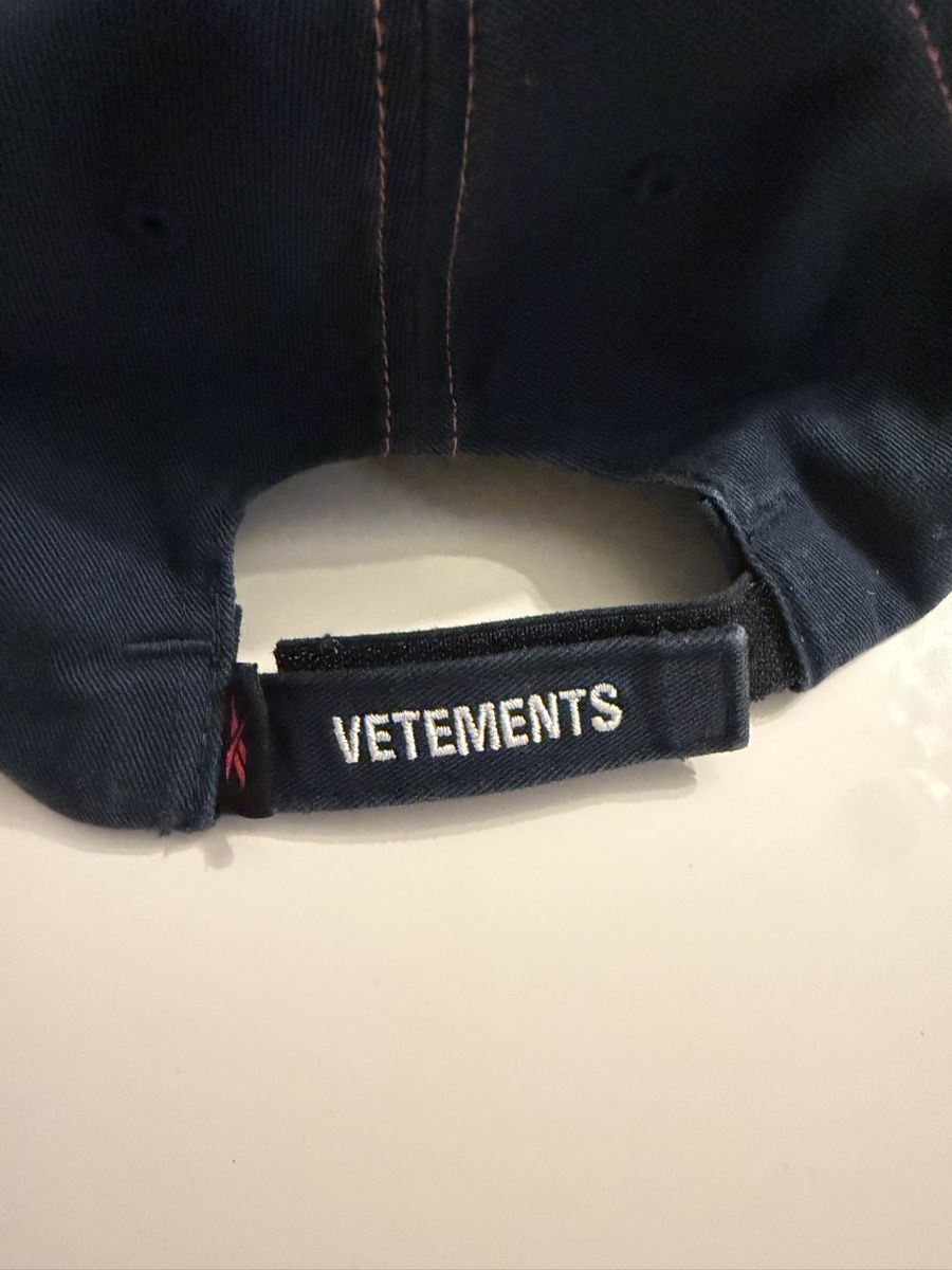 Copricapi, berretti & cappellini: Vetements x Reebok Cap – Nuovo (secondo la descrizione) da Wetzikon ZH venduto da Alioc66 1