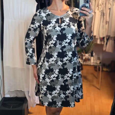 Yessica C&A Kleid 38/40 Blumen Grau Schwarz Elegant