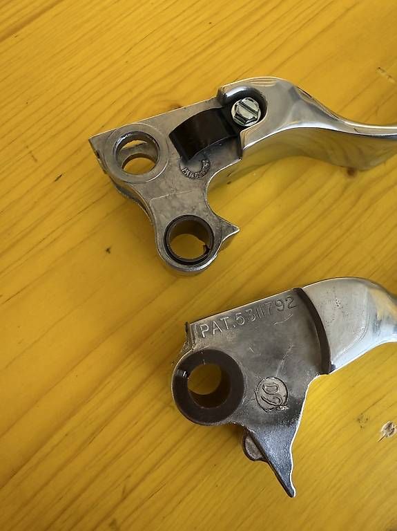 Harley-Davidson Tutti i ricambio per moto: Brems- und Kupplungshebel Harley Davidson – Usato da Wohlen AG venduto da Capo13 4