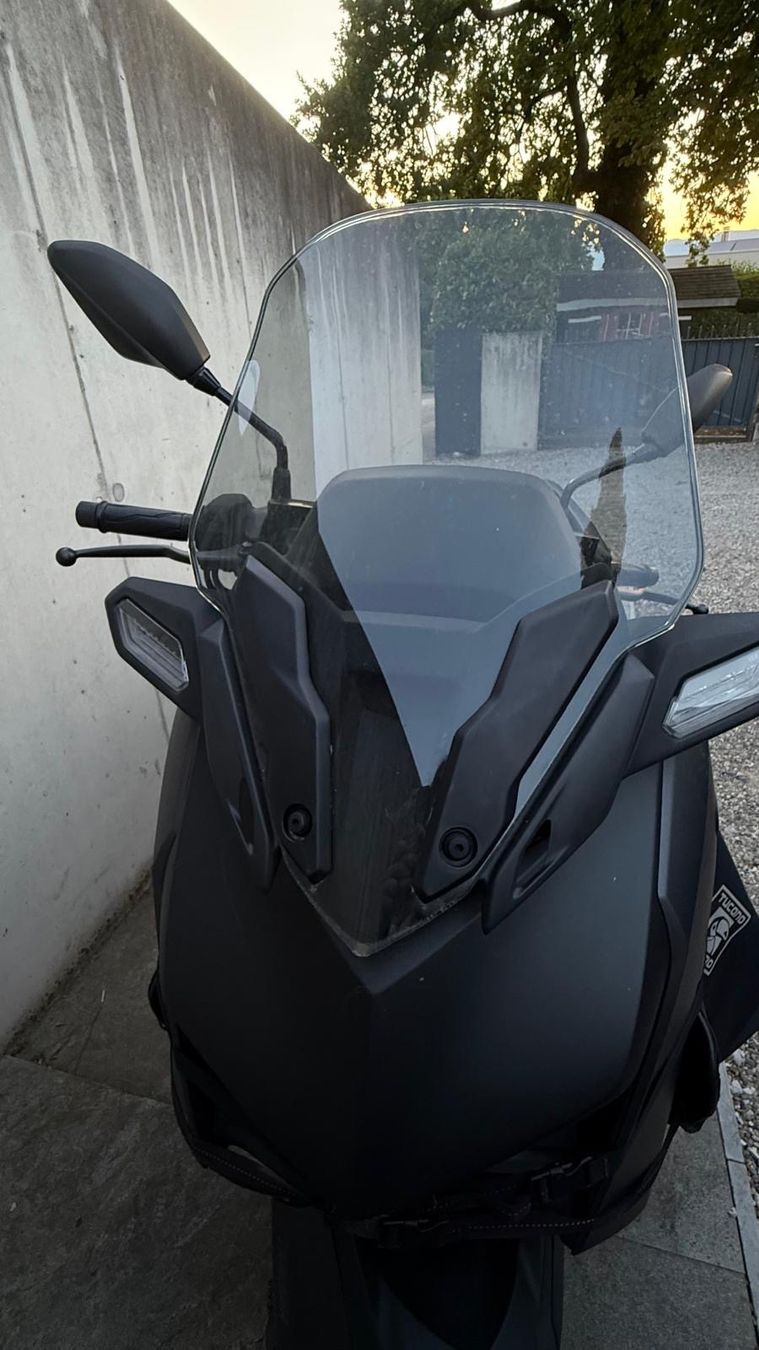 Yamaha Scooter: Xmax 125 2023 + tablier (jupe) – Usato da Vésenaz venduto da nie_92m7 6