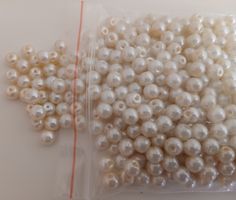 Glasperlen zum Schmuck basteln 