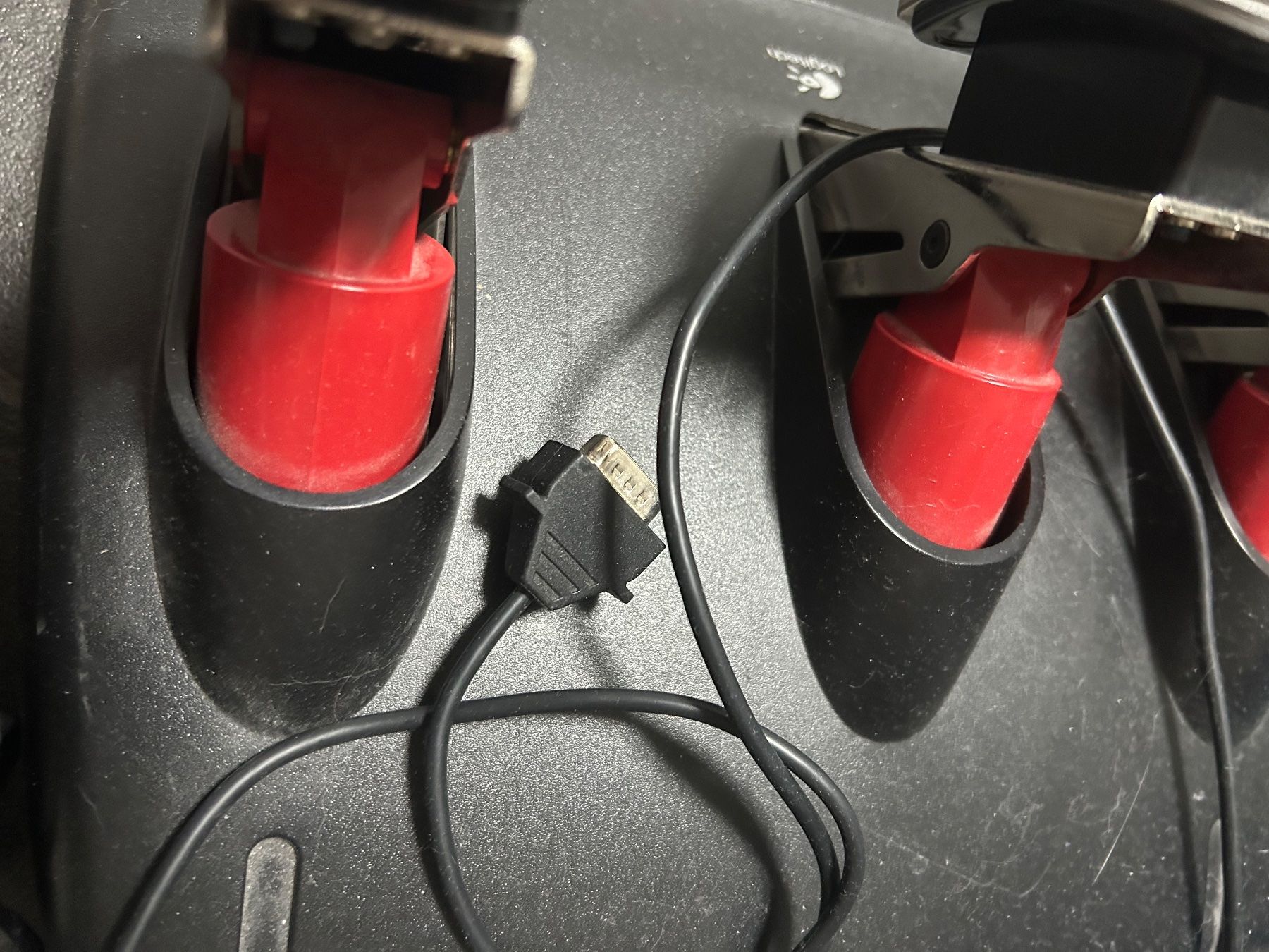 Logitech Manettes: Logitech Pedal Set gebraucht mit Netzteil – D'occasion à Schötz par chousan 2