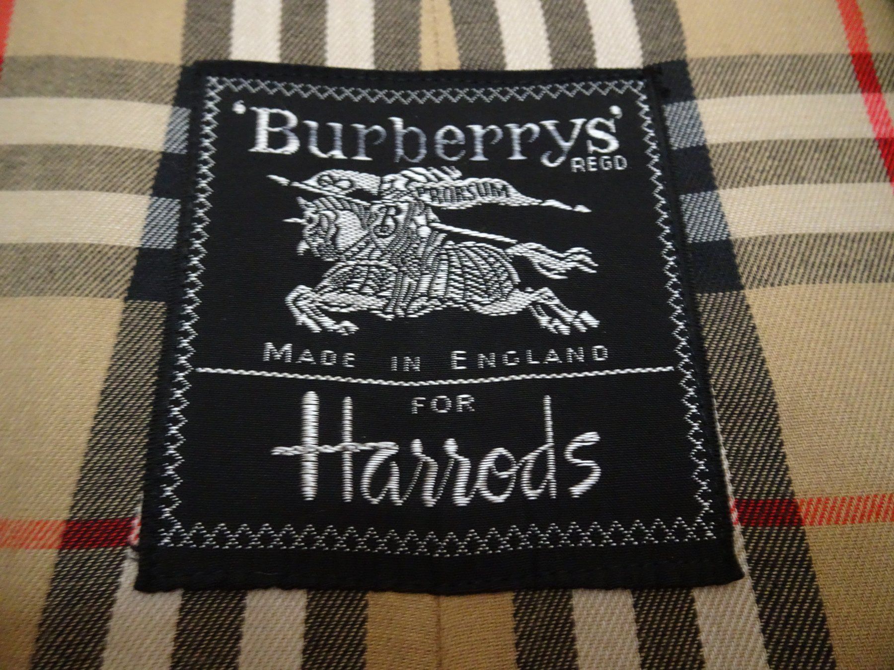Burberry Cappotti: Burberry Herren-Trenchcoat vintage lang  Grösse 54 – Usato da Locarno venduto da Sicabe 3
