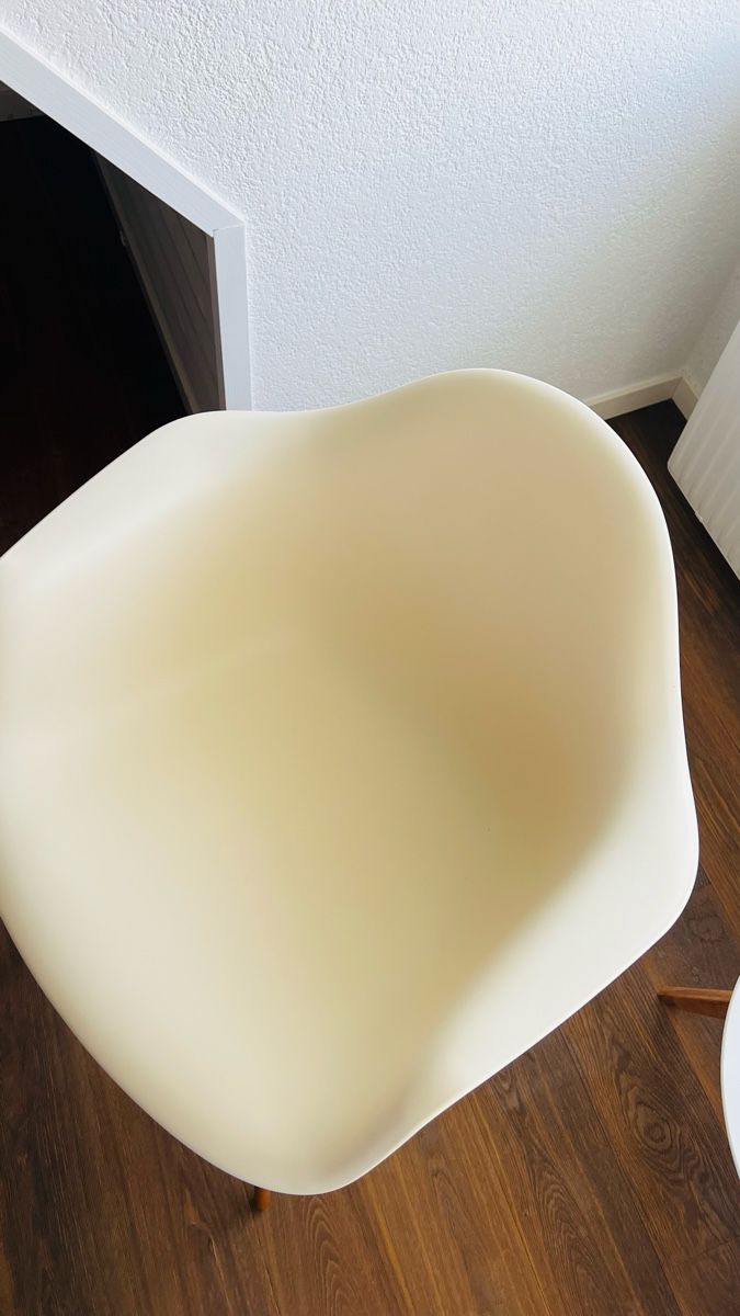 Eames Sedie: Vitra Eames Plastic Armchair, Gestell Ahorn – Nuovo (secondo la descrizione) da Jona venduto da Lili.lou 6