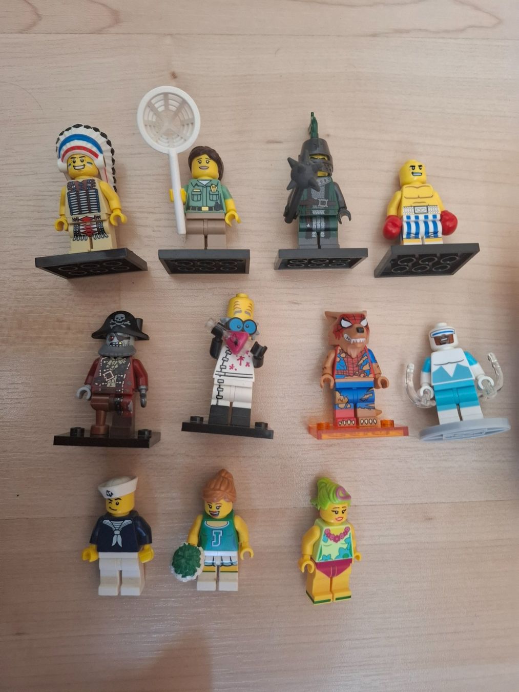 Lego Statuette: Lego Minifigures Serie – Usato da Flüelen venduto da ANZAFL