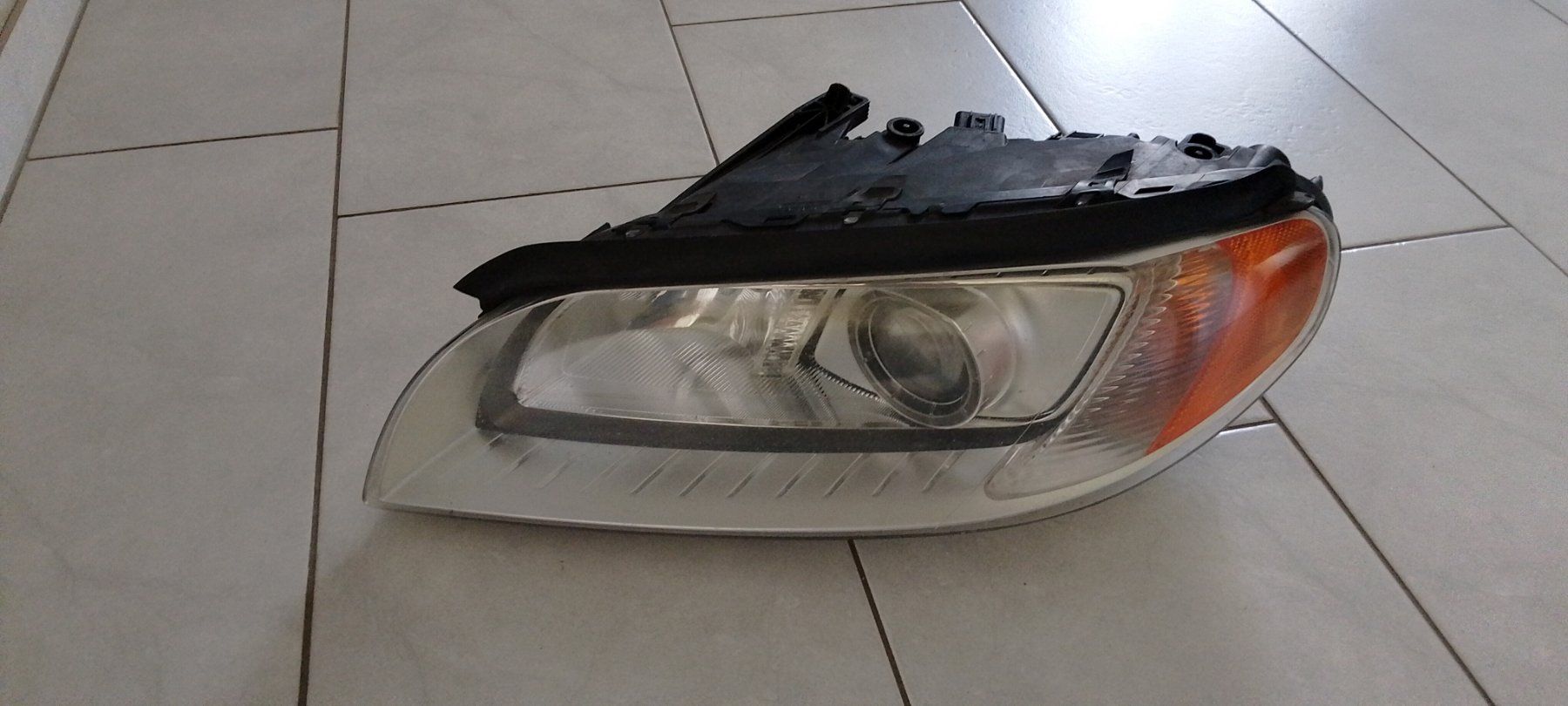 Volvo Fari: Xenonscheinwerfer Volvo XC70 – Usato da Ried (Muotathal) venduto da Starkstromer