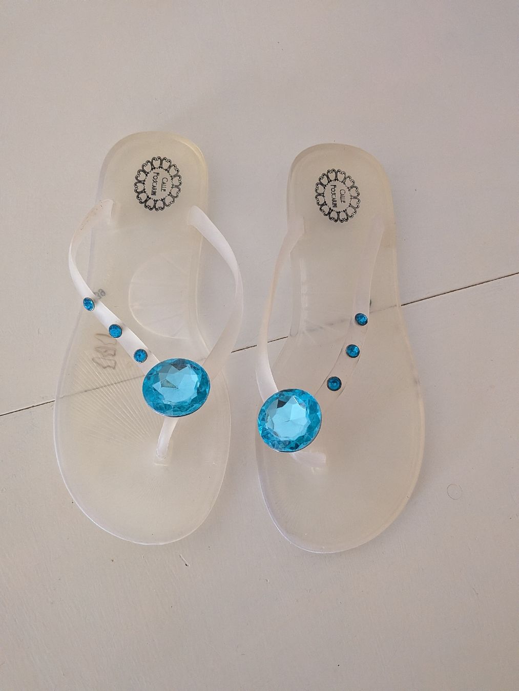 Damenschuhe: Transparente Flip Flop mit Schmucksteinen 39 – Neu und originalverpackt aus Basel von JJ.Elena