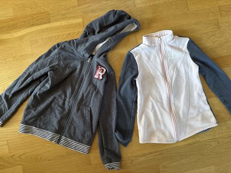 2 Mädchen Pullover Gr 128