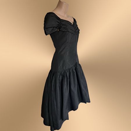 Vokuhila schwarzes Tanzkleid Taftkleid Gr. 38 dehnbar Gothic