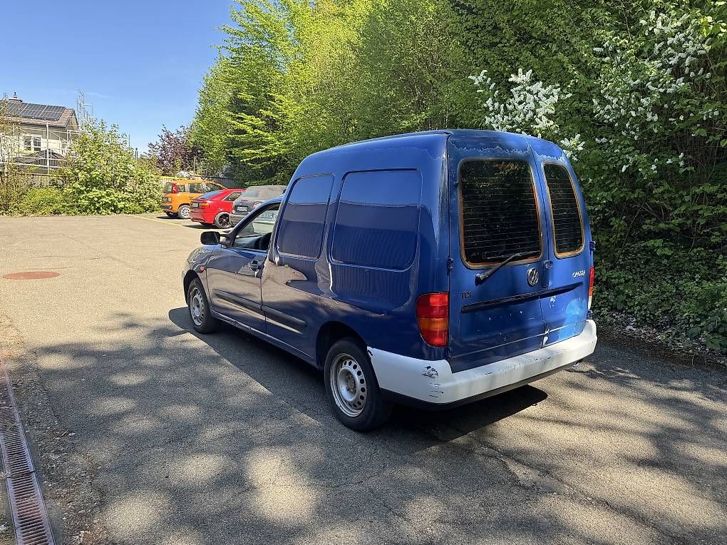 VW Veicoli commerciali: Vw Caddy 1.9TDI – Usato da Dättwil AG venduto da peppestyle 2