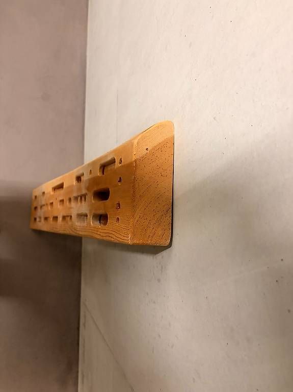 Pareti & prese d'arrampicata: Hangboard - 1m breit – Usato da Winterthur venduto da Lunalumen 2