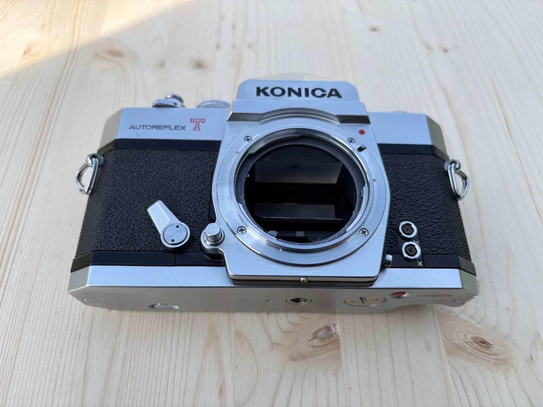 Konica Appareil photo: Konica Autoreflex T – Défectueux à Feldbach par Olive1 1