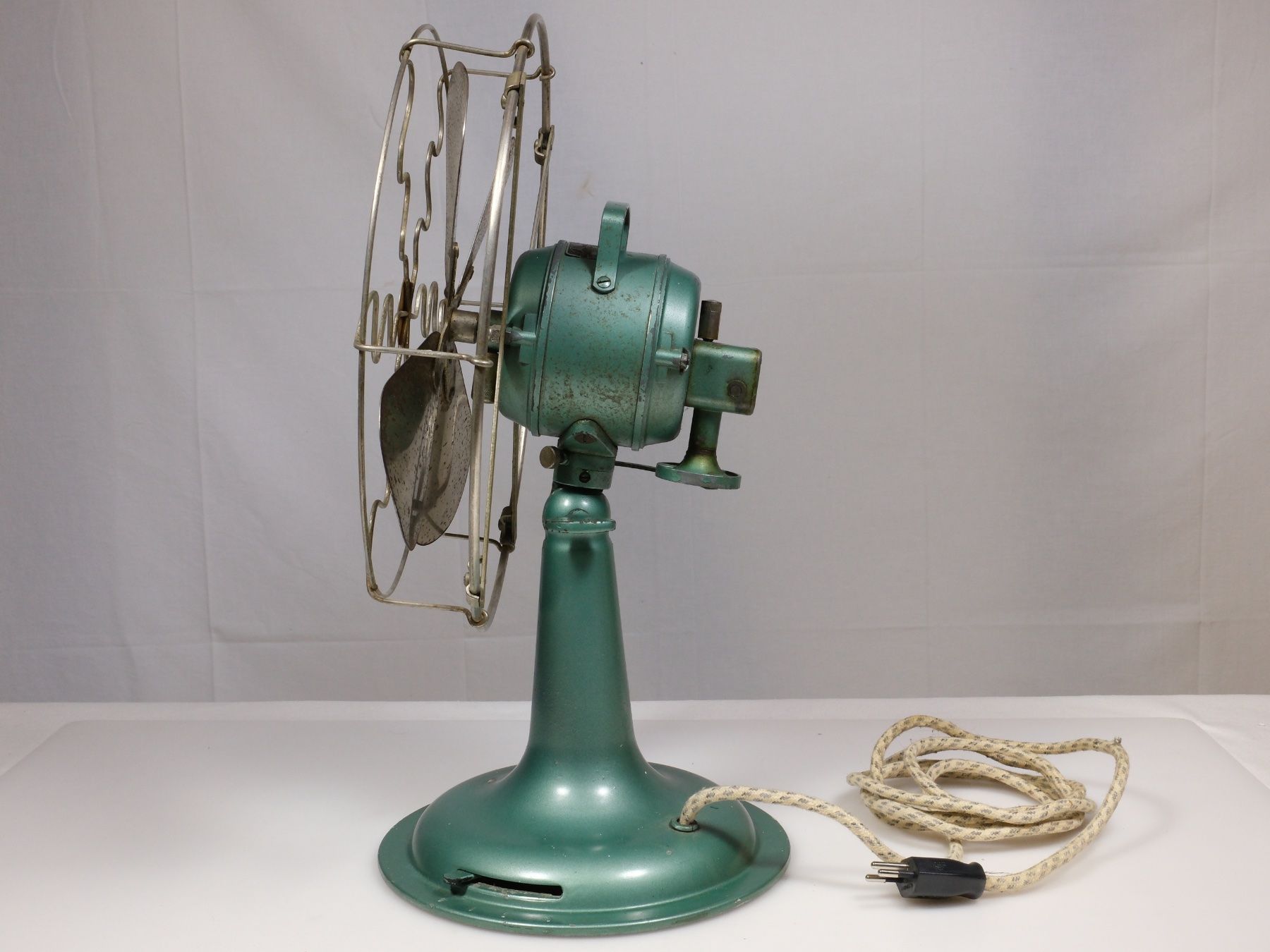 Maico Ventilatoren: Antiker Ventilator MAICO Type EO 30, funktioniert, pendelt – Gebraucht aus Lobsigen von Markus_Haenggi_Bern 2