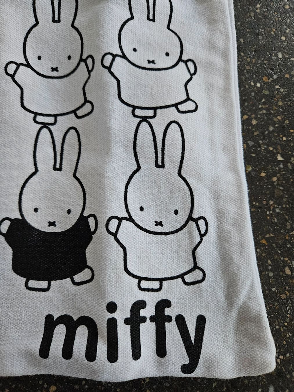 Borse: Miffy Stofftasche Miffy Print, neuwertig – Nuovo (secondo la descrizione) da Ormalingen venduto da nomolnoi 1