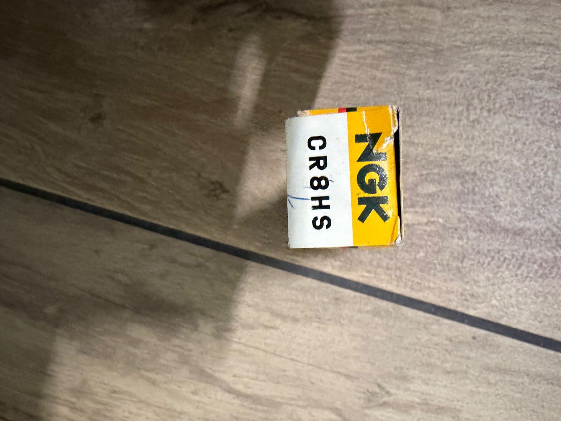 Alle Motorradersatzteile: Kerze NGK CR8HS – Neu und originalverpackt aus Landquart von pet_l2dm
