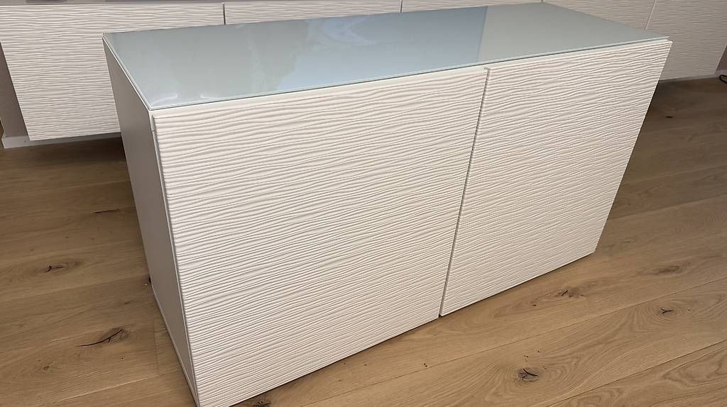 Commodes: Besta Regal mit Türen – D'occasion à Wil SG par Dshopping